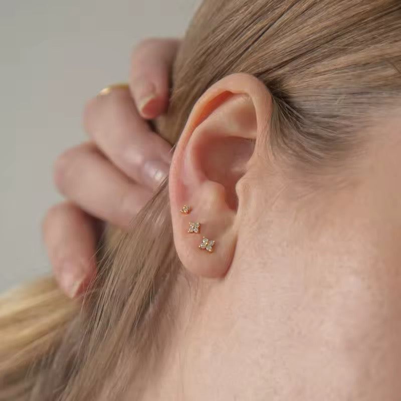 925 Sterling Silver Crystal Flower Piercing Stud Earrings (Pair)